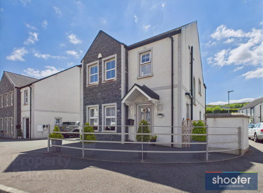 23 Heslips Court, Dublin Road, Newry, BT35 8GR photo