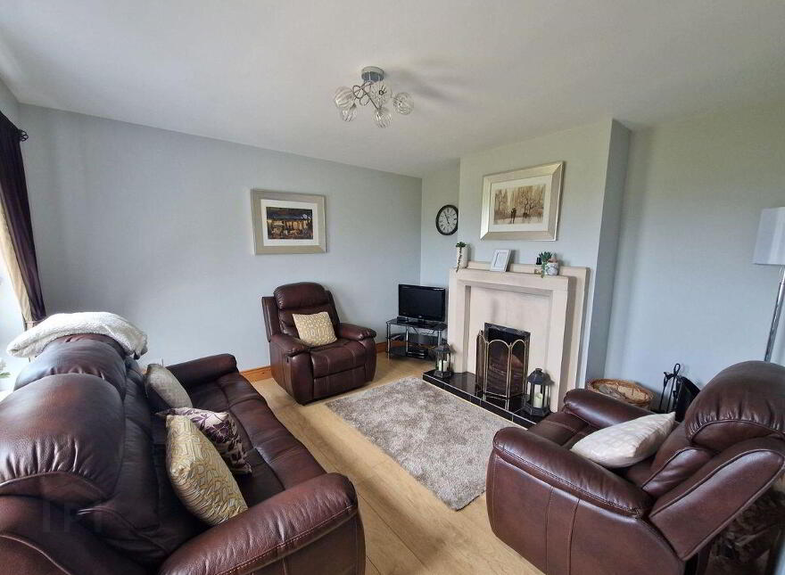 Glassagh Upper, Co. DONEGAL - 5 Bedroom House, Derrybeg