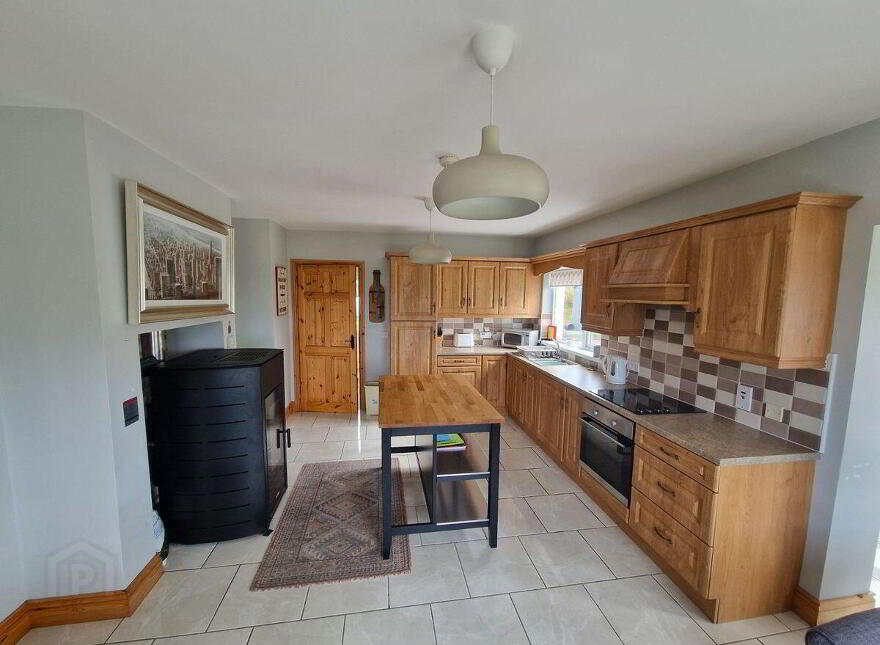 Glassagh Upper, Co. DONEGAL - 5 Bedroom House, Derrybeg