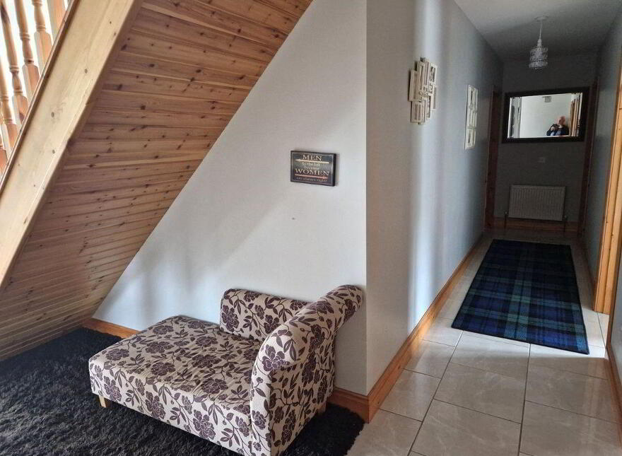 Glassagh Upper, Co. DONEGAL - 5 Bedroom House, Derrybeg