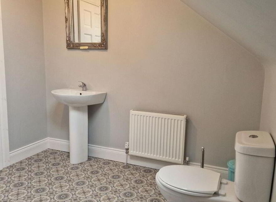 Glassagh Upper, Co. DONEGAL - 5 Bedroom House, Derrybeg