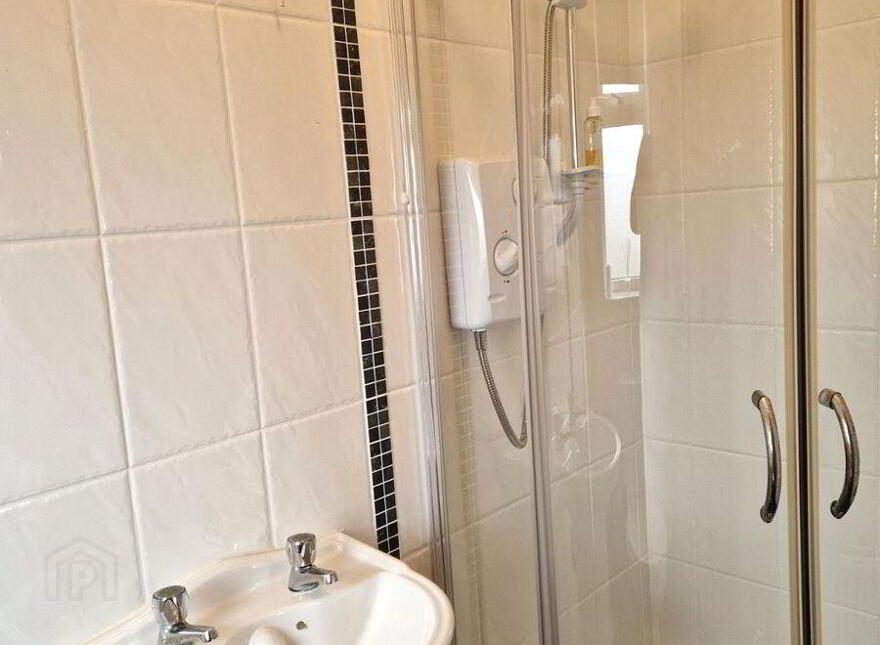 Glassagh Upper, Co. DONEGAL - 5 Bedroom House, Derrybeg