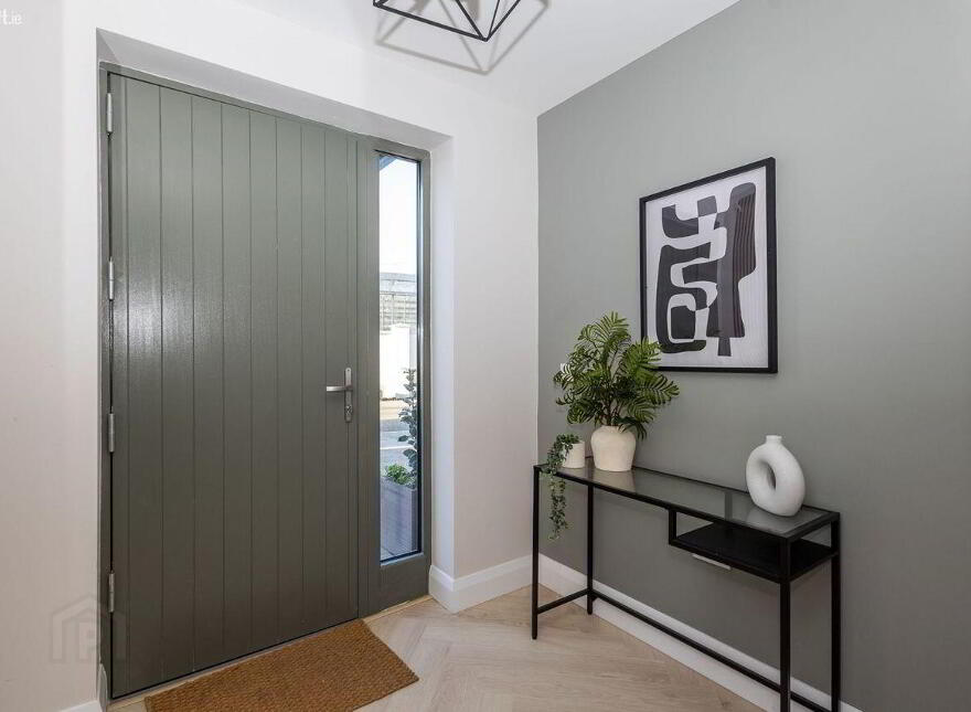 4 Ormond Avenue, Rush