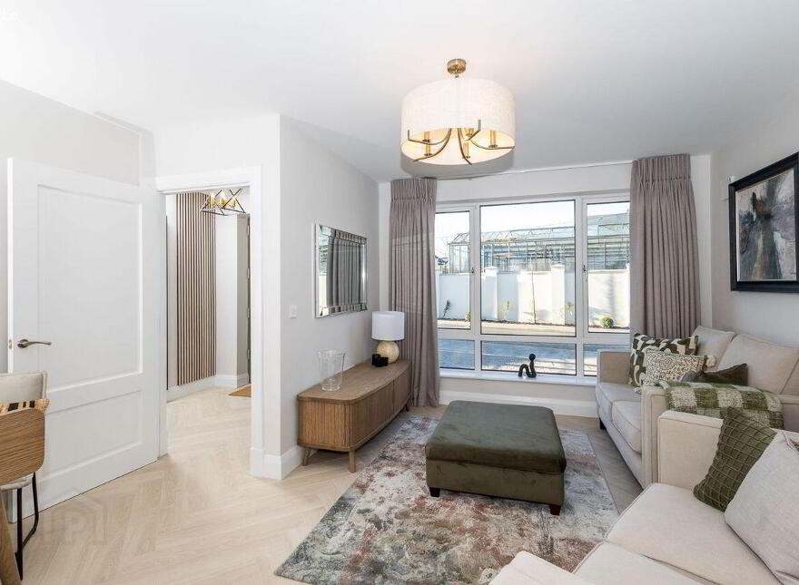 4 Ormond Avenue, Rush