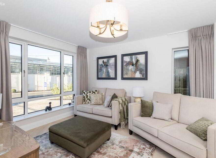 4 Ormond Avenue, Rush