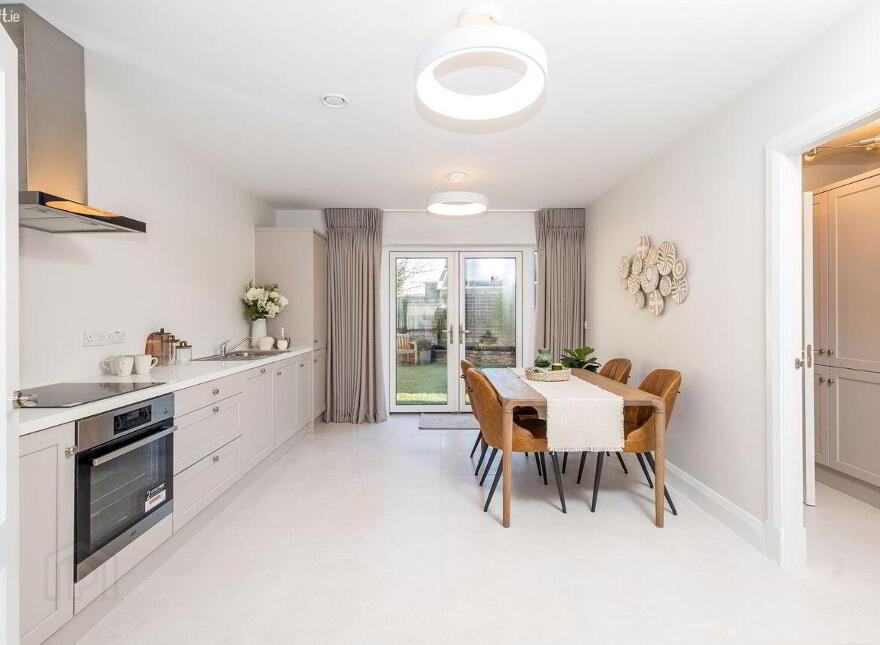 4 Ormond Avenue, Rush