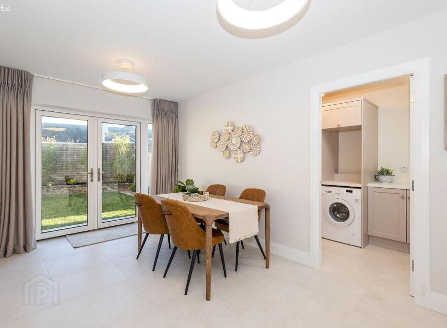 4 Ormond Avenue, Rush