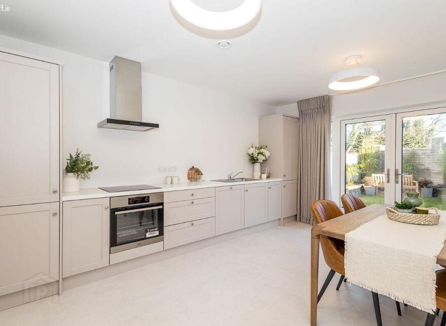 4 Ormond Avenue, Rush