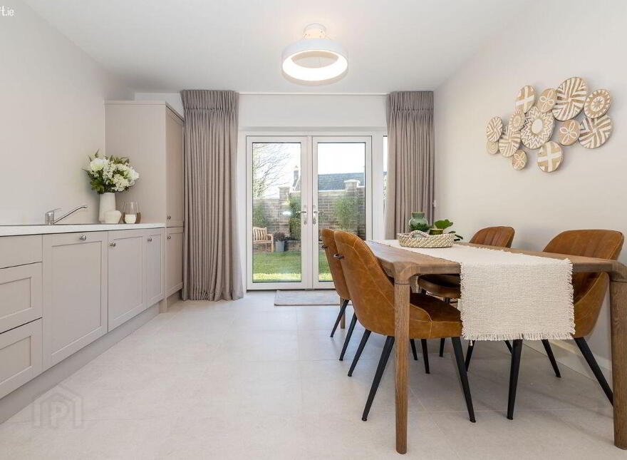 4 Ormond Avenue, Rush