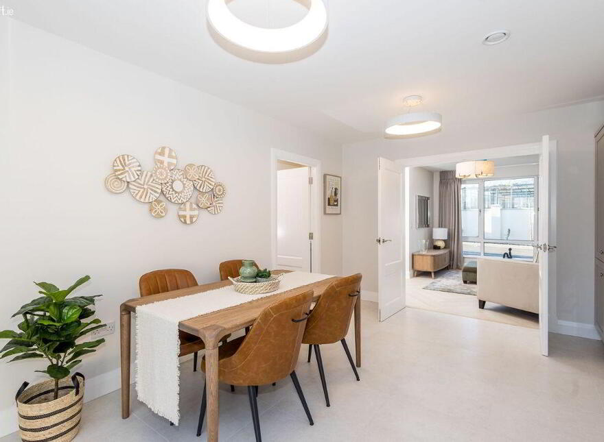 4 Ormond Avenue, Rush
