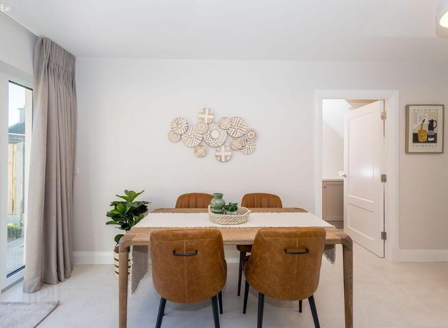 4 Ormond Avenue, Rush