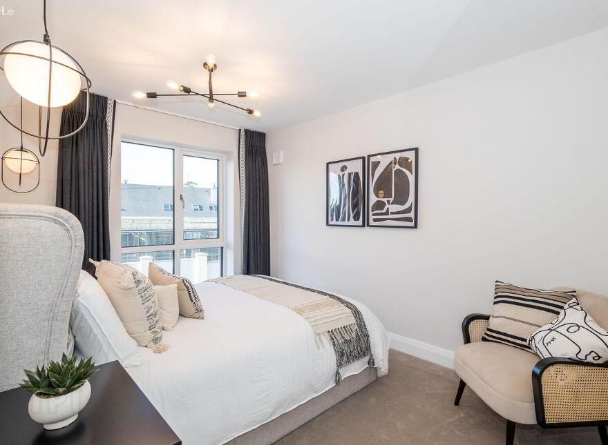 4 Ormond Avenue, Rush
