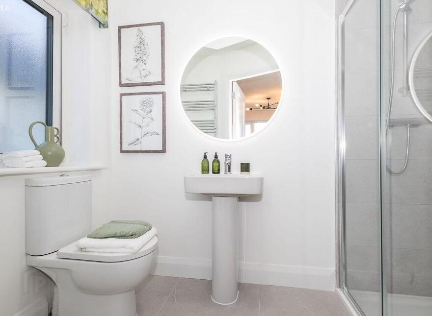 4 Ormond Avenue, Rush