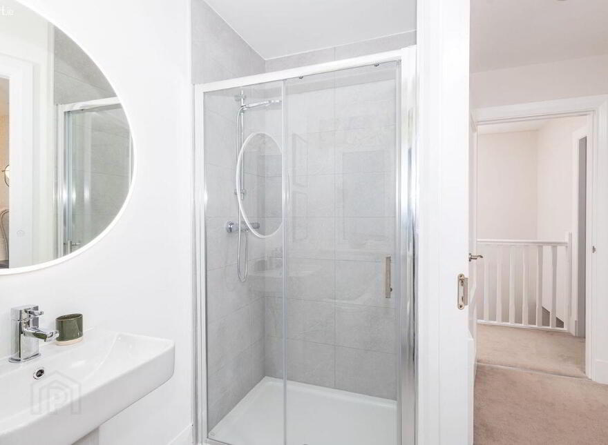 4 Ormond Avenue, Rush