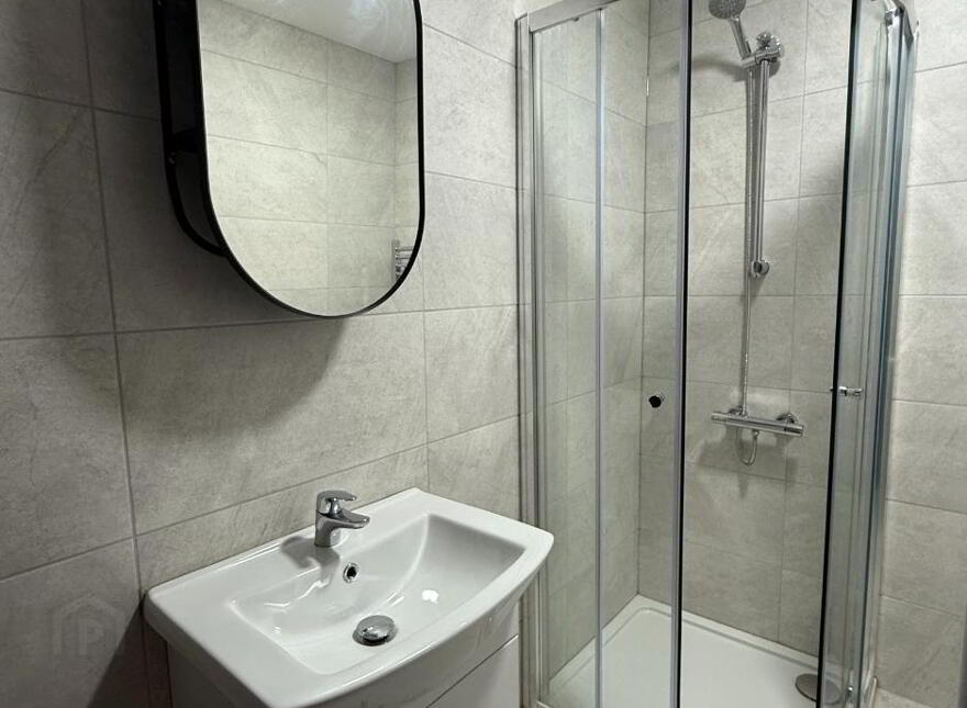 4 Eglantine Gardens, Room 3, Belfast, BT9 6EZ
