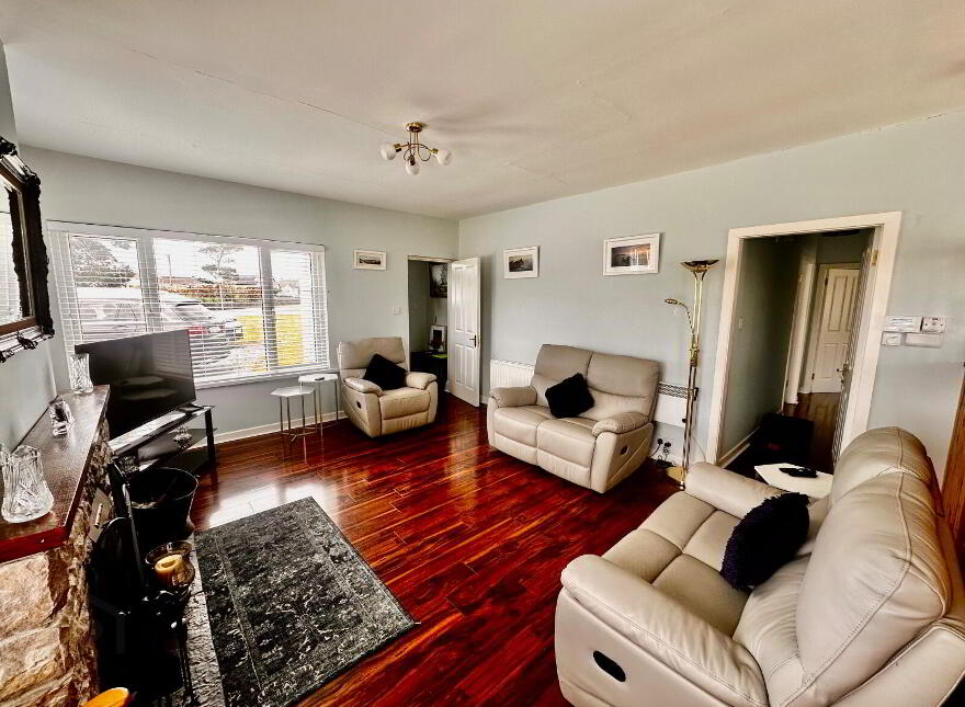 26 Wine Strand Cottages, Ballyferriter, Ballineanig, Tralee