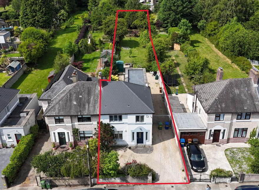 32 Lansdowne Park, Ennis Road