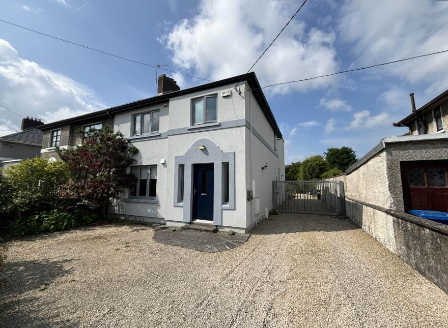 32 Lansdowne Park, Ennis Road photo