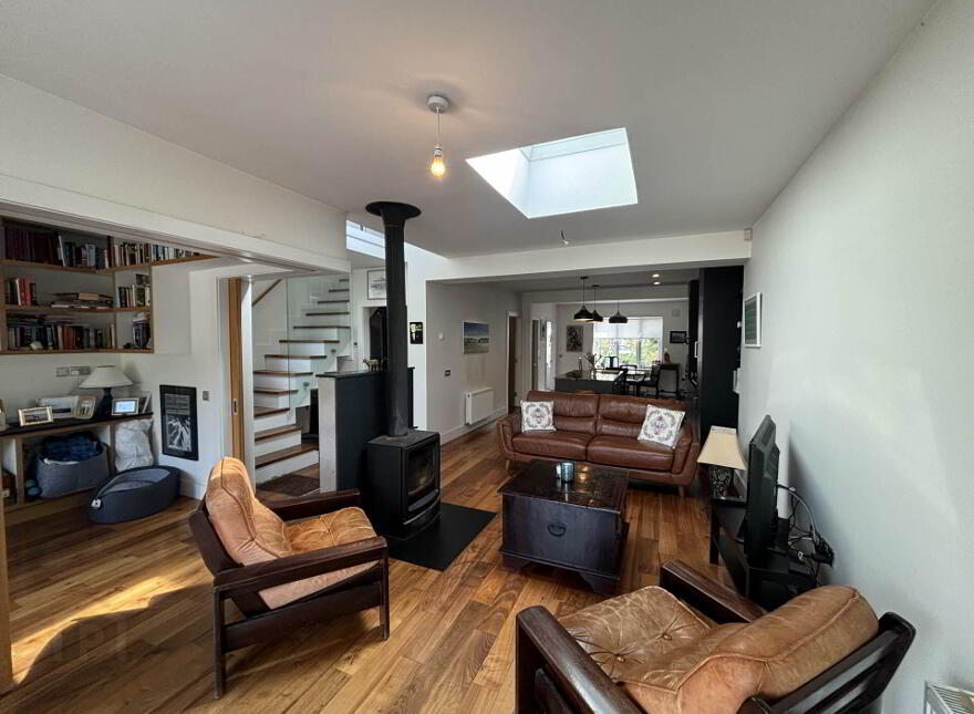 32 Lansdowne Park, Ennis Road