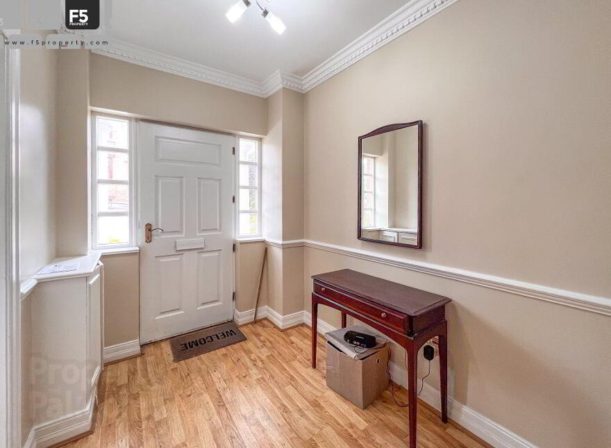 16 Broomhill Manor, Belfast, BT9 5HG photo