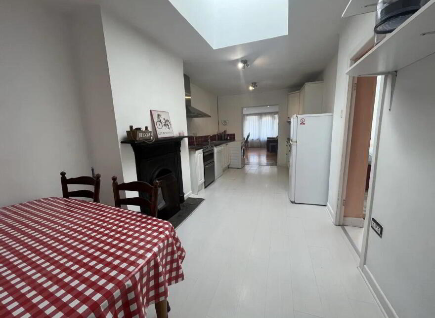 An Sionnach Rua, Bonnifinglas, Attymass, Ballina, F26HR65