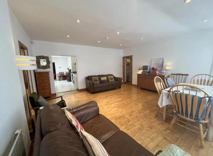 An Sionnach Rua, Bonnifinglas, Attymass, Ballina, F26HR65