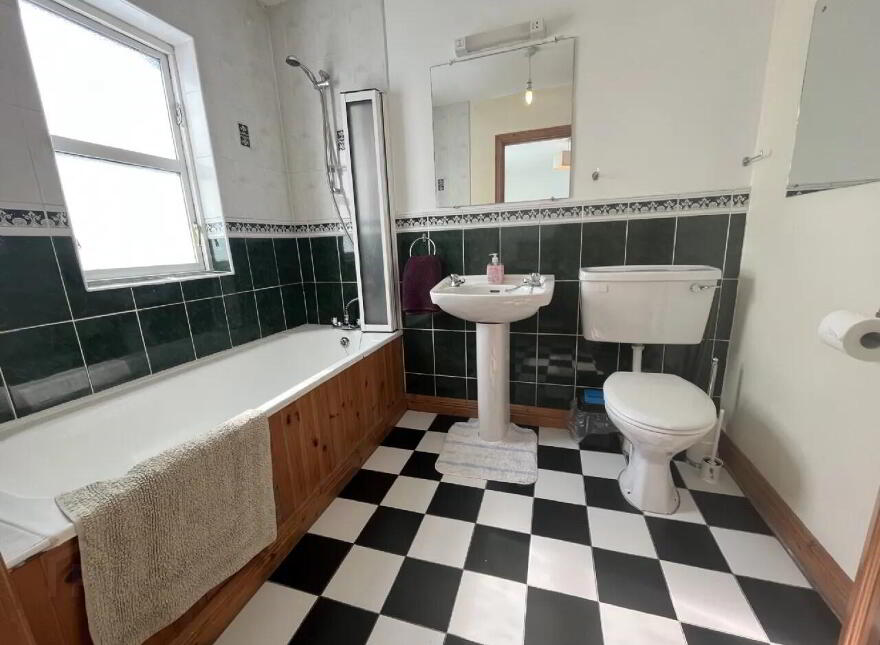 An Sionnach Rua, Bonnifinglas, Attymass, Ballina, F26HR65