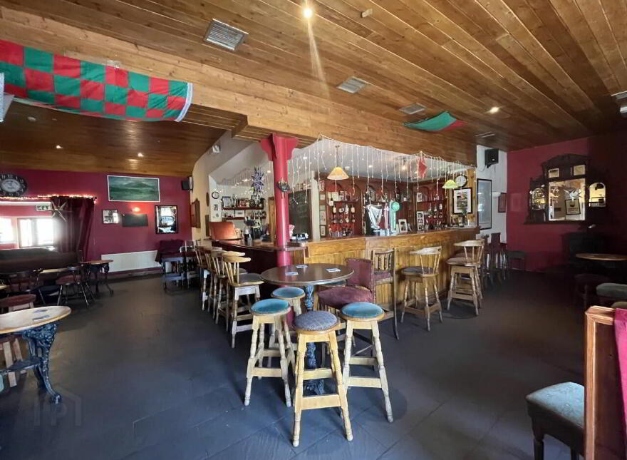 An Sionnach Rua, Bonnifinglas, Attymass, Ballina, F26HR65