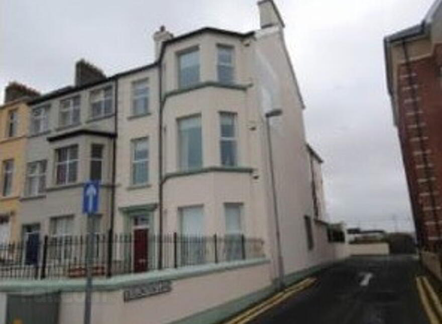117 Eglinton Street, Portrush, BT56 8DX photo