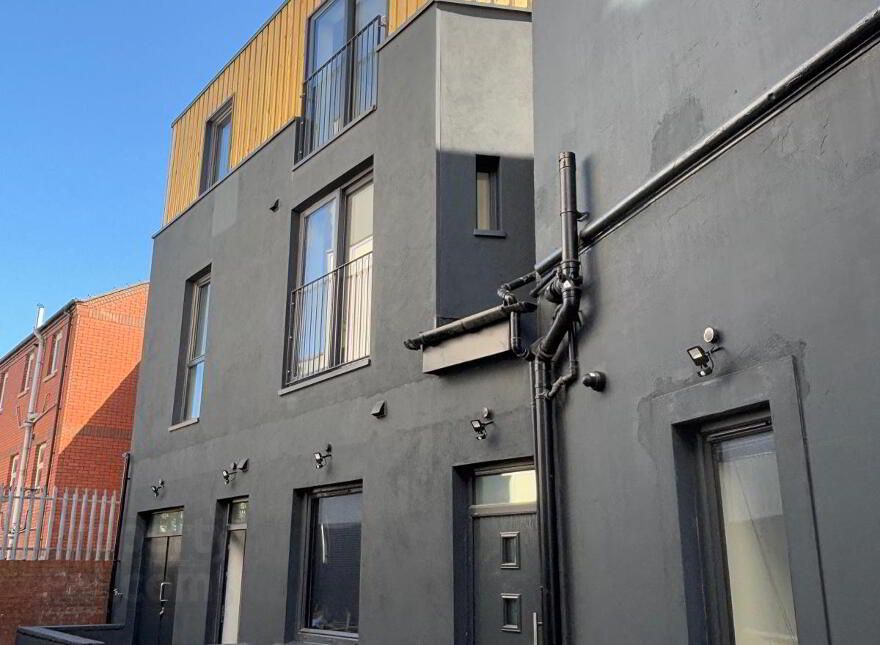 Unit B, 140 Lisburn Road, Belfast, BT9 6AJ photo