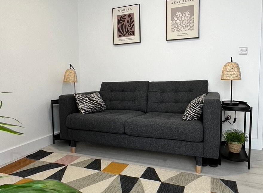 Unit B, 140 Lisburn Road, Belfast, BT9 6AJ photo