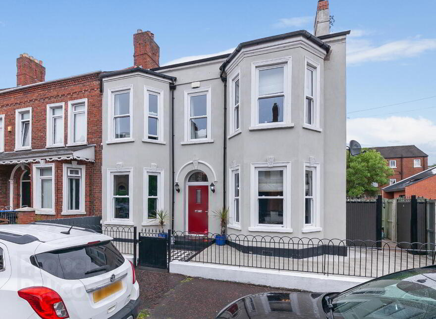 2 Chichester Avenue, Belfast, BT15 5EH photo