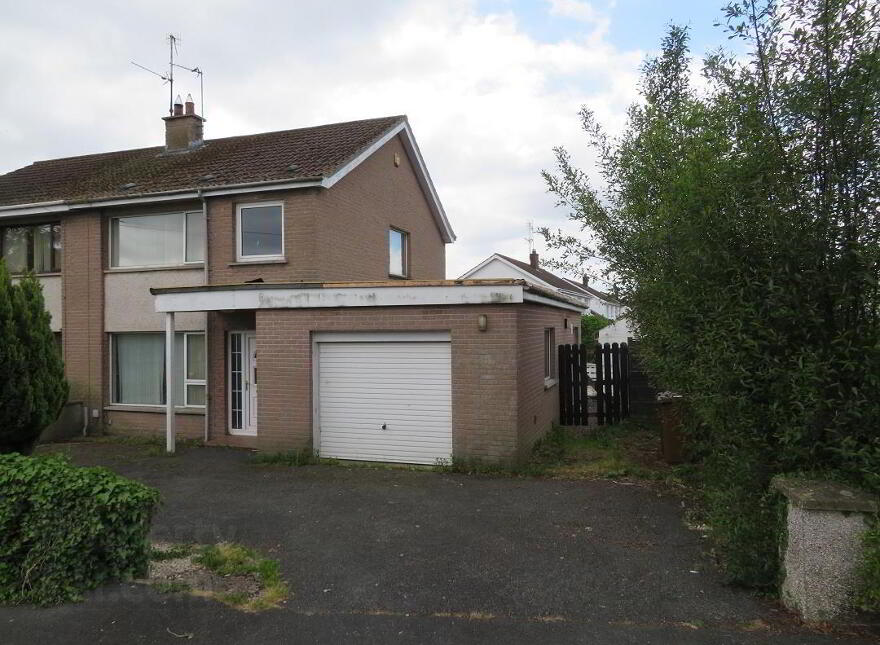 19 Meadowvale, Waringstown, Craigavon, BT66 7RA photo