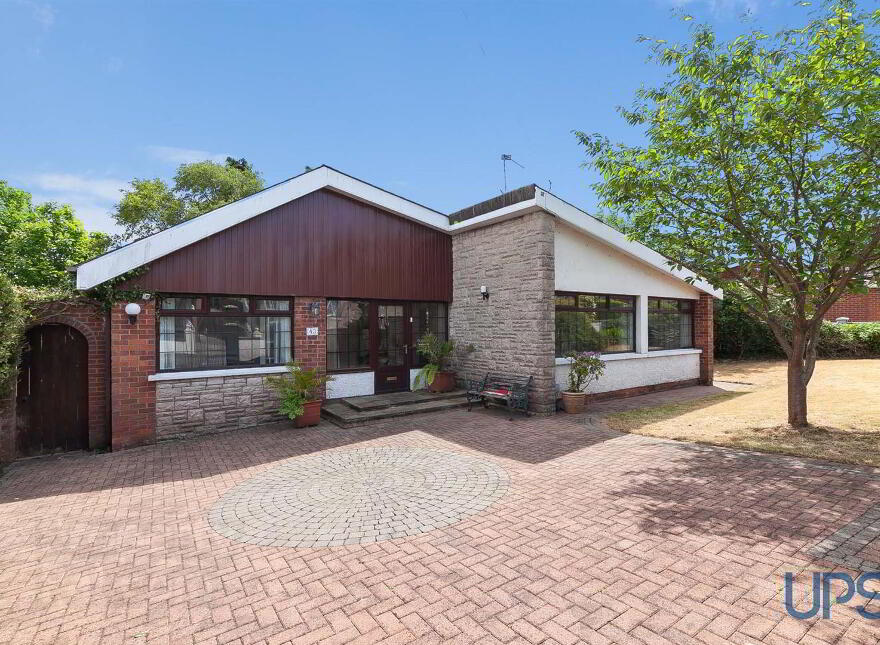 43 Glengoland Avenue, Stewartstown Road, Belfast, BT17 0HY photo