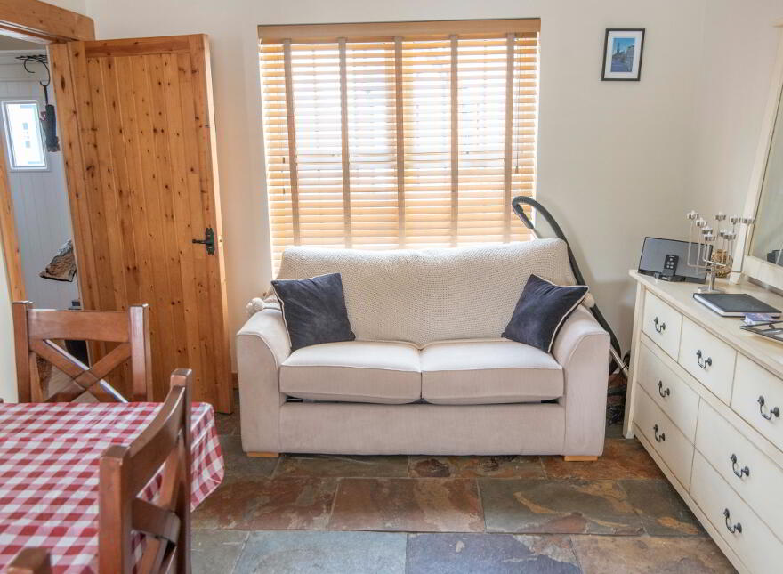 8 Sea Court Mews (holiday Let), Castlerock, BT51 4LG