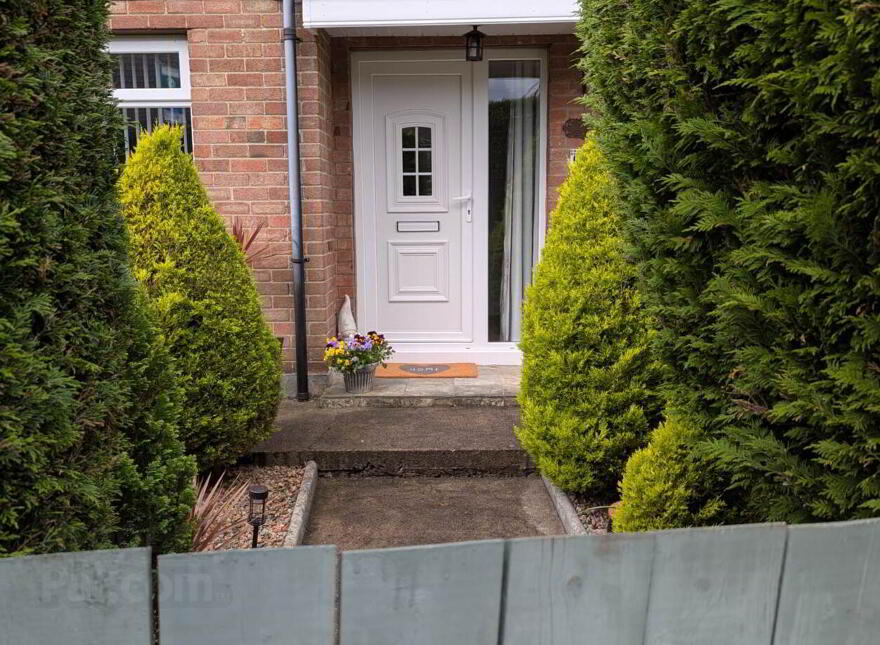 69 Beechdene Gardens, Lisburn, BT28 3JH photo