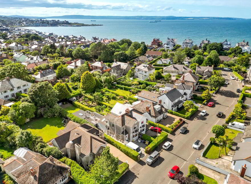 18 Ashley Gardens, Ballyholme, Bangor, BT20 5RJ photo
