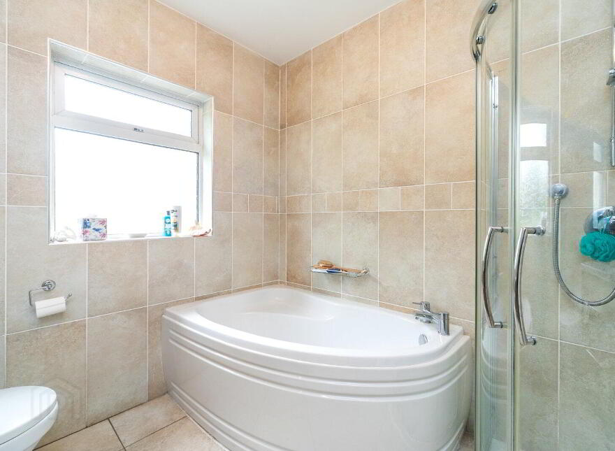 76 Carnbane Road, Hillsborough, BT27 5NG
