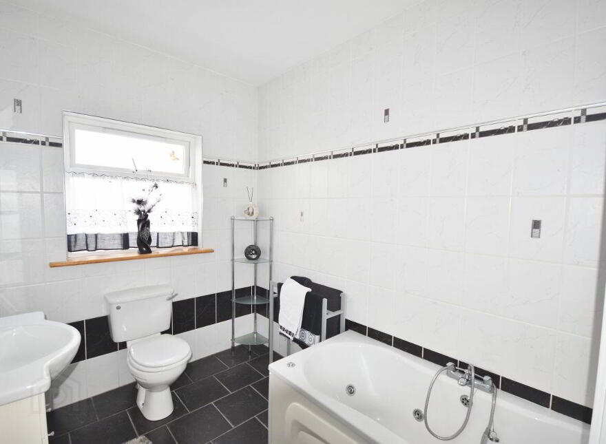 4 Dolphins View, Doon Road, Ballybunion, Ballybunion, V31FH60
