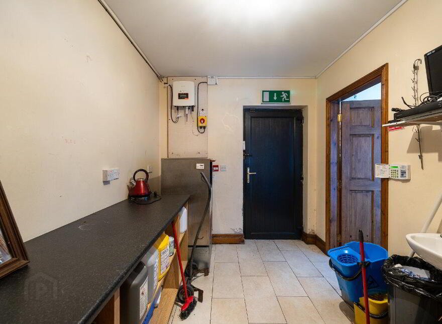The Shannon Bar, Tarmonbarry, N39V0C3
