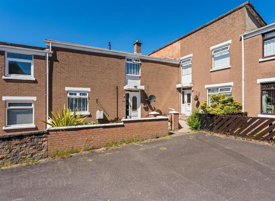 318 Melfort Drive, Belfast, BT5 7FF photo
