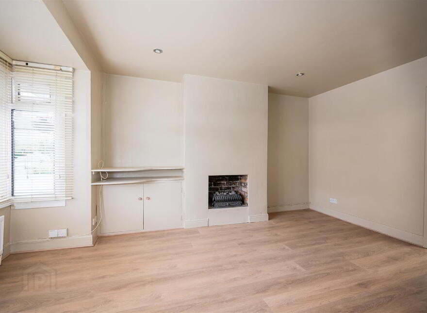 11 Willowholme Crescent, Belfast, BT6 8NX