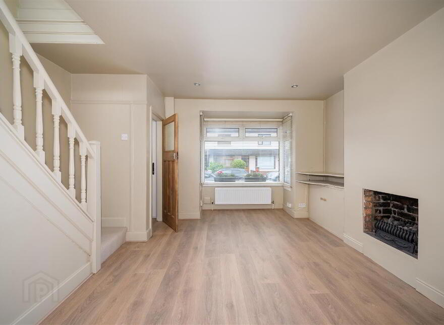 11 Willowholme Crescent, Belfast, BT6 8NX