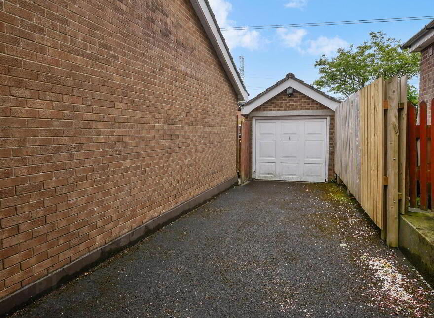 10 Windermere Road, Ballymaconaghy Road, Belfast, BT8 6QY
