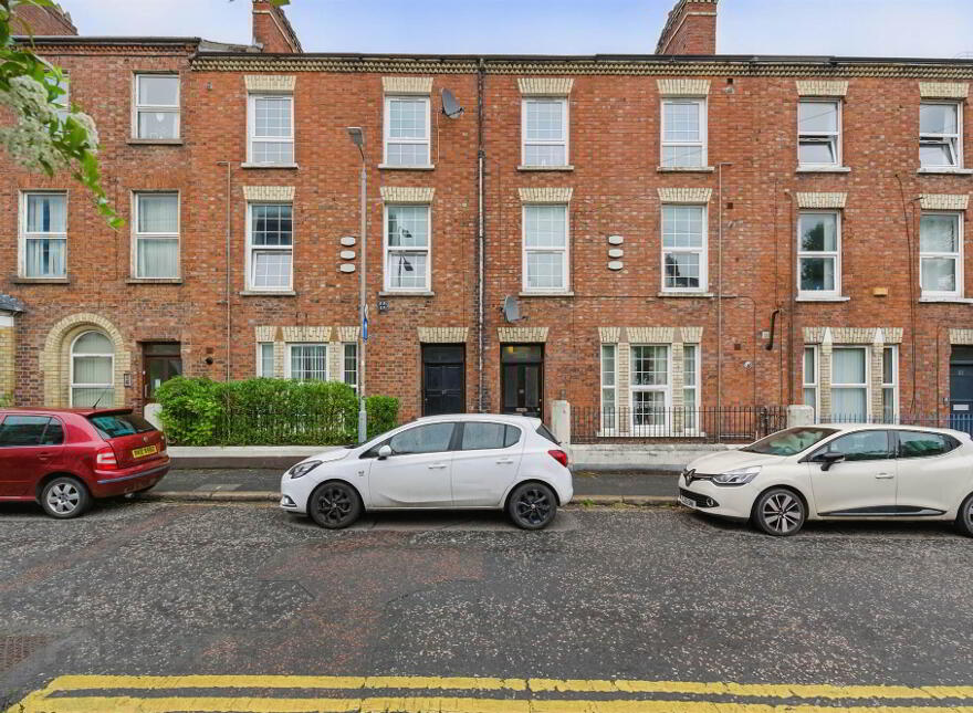 Apt 5, 25-27 Dunluce Avenue, Belfast, BT9 7AW photo