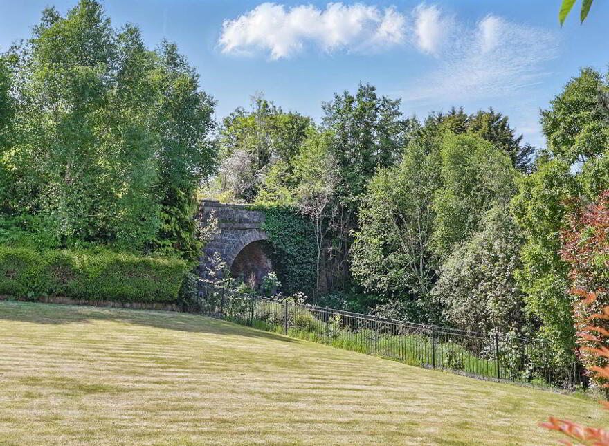 Stonebridge House, 118 Battlehill Road, Richhill, BT61 8QJ