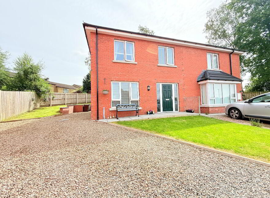 2 Baileys Gate, Ballymena, BT42 3FH photo