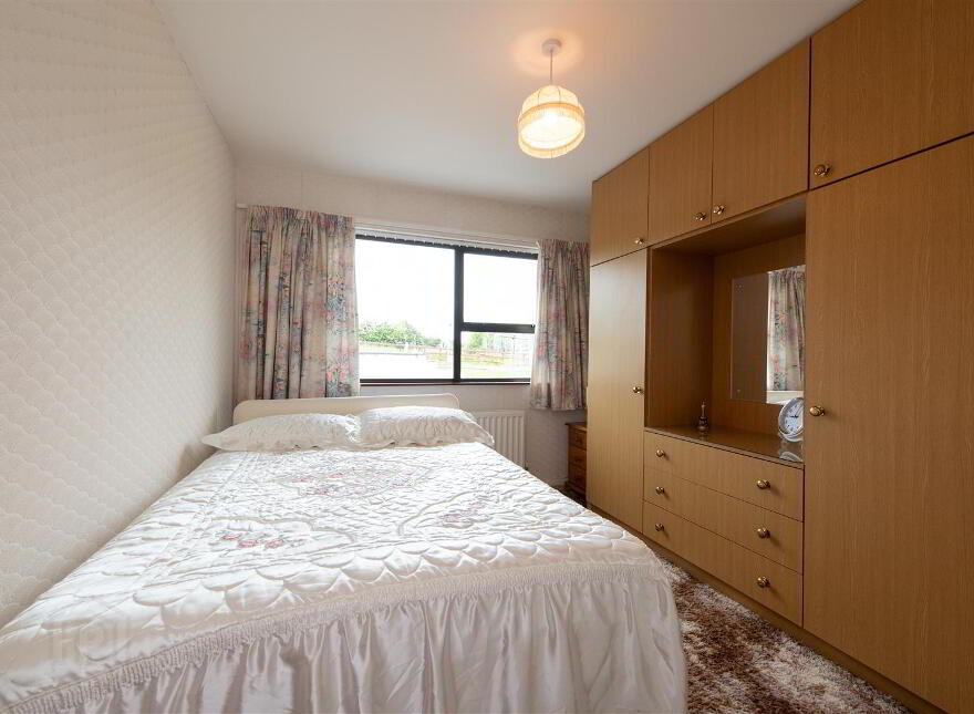 81 Lisburn Road, Ballynahinch, BT24 8TT