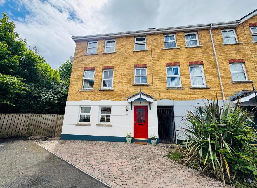 47 Ard Grange, Derry, BT48 0SF photo