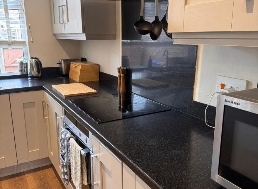 12 Raven Hill Court, Room 1, Shared Accomodation, Belfast, BT6 8FS